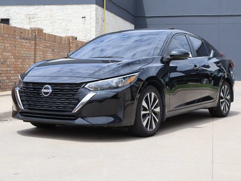 Used 2024 Nissan Sentra SV w/ SV Premium Package FWD image 2