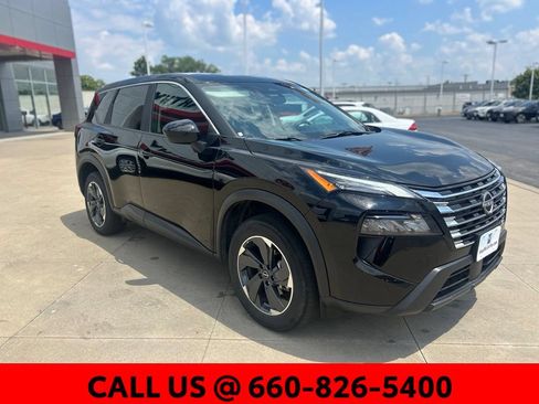 Used 2025 Nissan Rogue SV FWD image 4