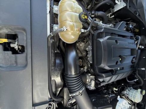 Used 2017 Ford Mustang Premium image 28