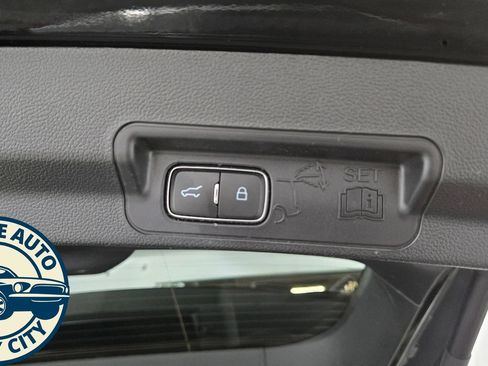 Used 2021 Ford Explorer Limited AWD/4WD image 37