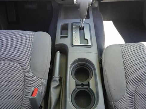 Used 2019 Nissan Frontier SV image 19