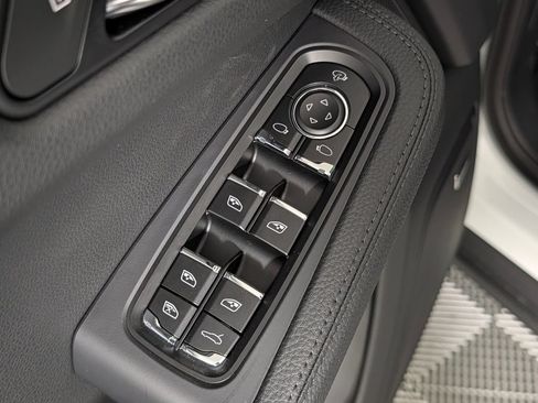New 2026 Porsche Macan AWD/4WD image 27