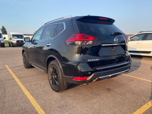 Used 2017 Nissan Rogue SV FWD image 10