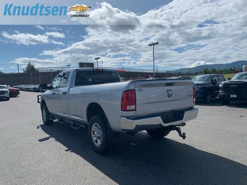 Used 2018 RAM 2500 Tradesman w/ Chrome Appearance Group AWD/4WD image 5