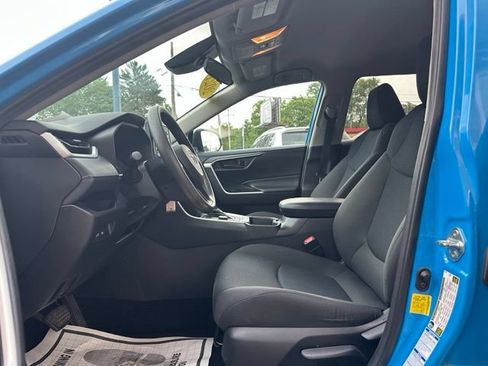 Used 2021 Toyota RAV4 LE AWD/4WD image 10