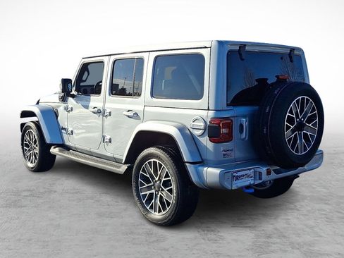Used 2022 Jeep Wrangler Unlimited Sahara image 3