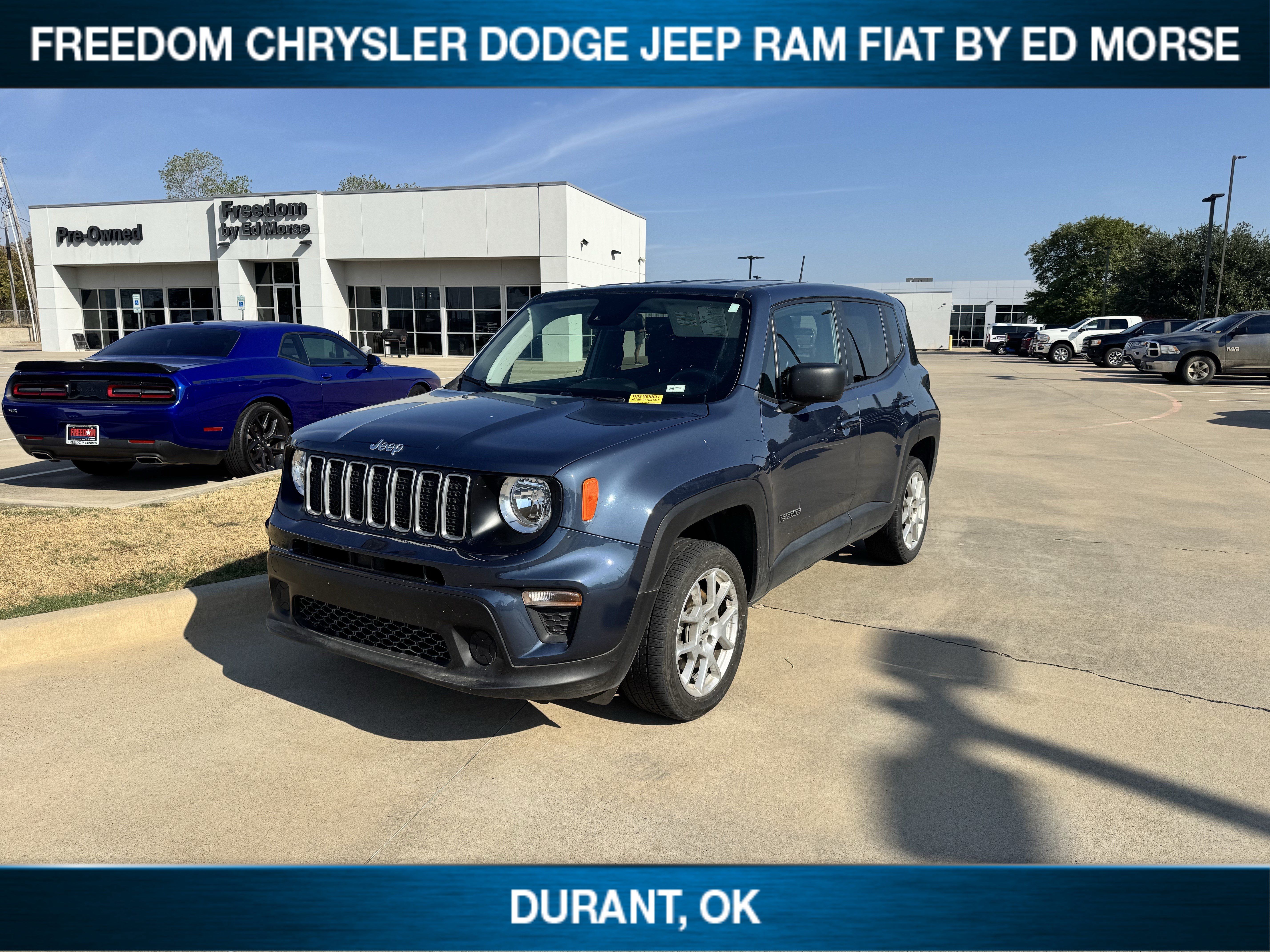 Used 2023 Jeep Renegade Latitude AWD/4WD image 1