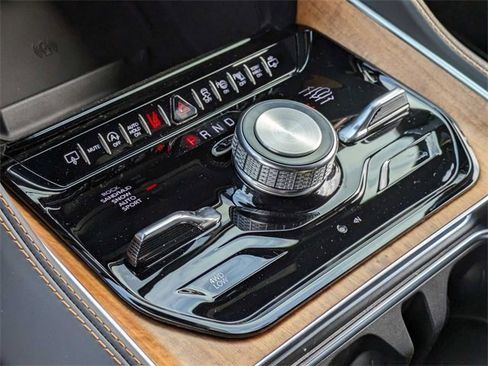 New 2024 Jeep Grand Wagoneer Series III image 22