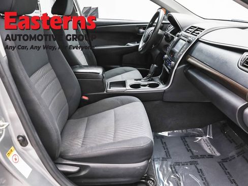 Used 2017 Toyota Camry LE FWD image 23