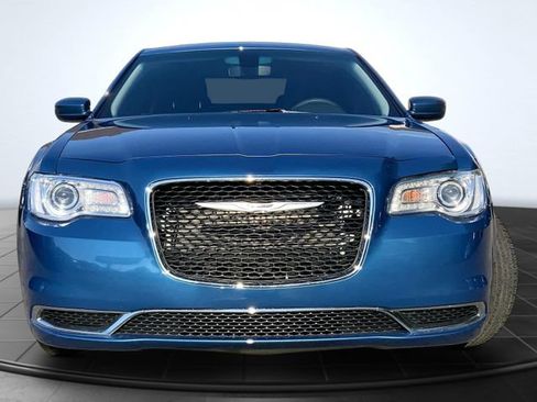 Used 2023 Chrysler 300 Touring RWD image 3