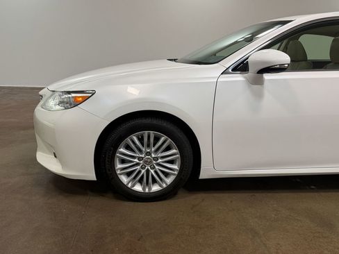 Used 2014 Lexus ES 350 w/ Luxury Package FWD image 38