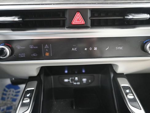 New 2025 Kia Sorento X-Line EX AWD/4WD image 21