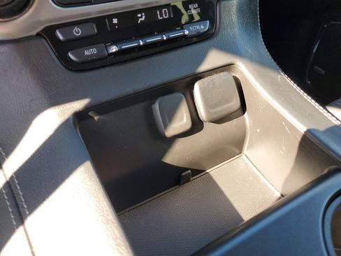 Used 2019 GMC Yukon SLE image 28