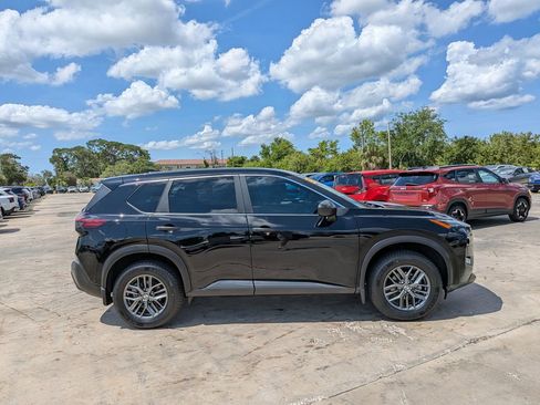 Used 2021 Nissan Rogue S FWD image 9