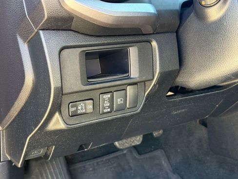 Used 2019 Toyota Tacoma TRD Off-Road image 16