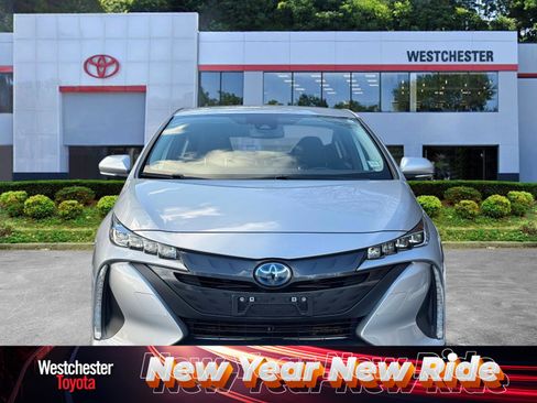 Certified 2021 Toyota Prius Prime XLE image 1