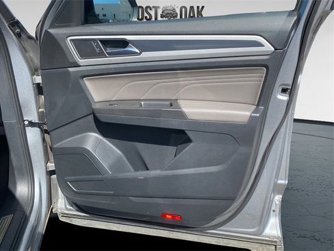 Used 2023 Volkswagen Atlas Cross Sport SEL R-Line image 10