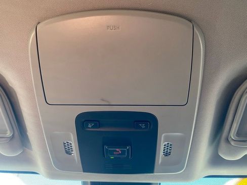 Used 2024 Toyota Camry SE image 23