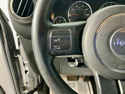 Used 2013 Jeep Wrangler Sport AWD/4WD image 22