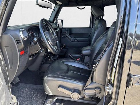 Used 2014 Jeep Wrangler Unlimited Rubicon image 11