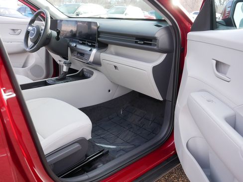 Certified 2025 Hyundai Kona SEL image 18