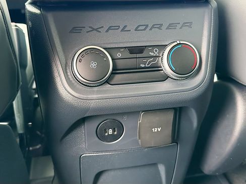 Used 2026 Ford Explorer Active w/ Active Comfort Package AWD/4WD image 27
