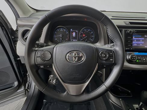 Used 2018 Toyota RAV4 XLE image 18