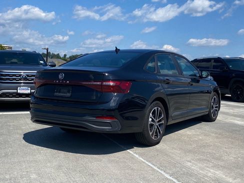 Certified 2025 Volkswagen Jetta Sport FWD image 3