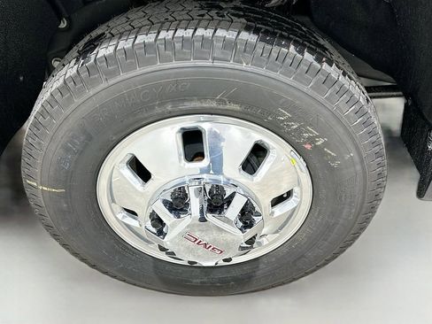 New 2026 GMC Sierra 3500 SLT image 32