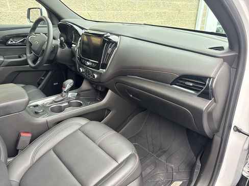 Used 2024 Chevrolet Traverse RS w/ LPO, Floor Liner Package image 9