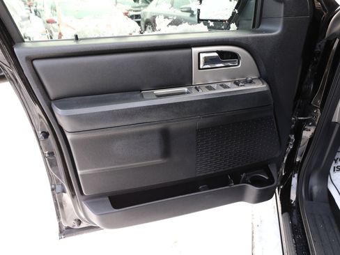 Used 2016 Ford Expedition EL XLT image 18