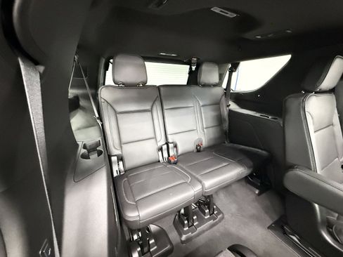 Used 2024 GMC Yukon Denali w/ Advanced Technology Package AWD/4WD image 35