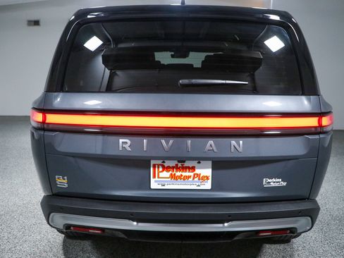 Used 2024 Rivian R1S Adventure AWD/4WD image 7