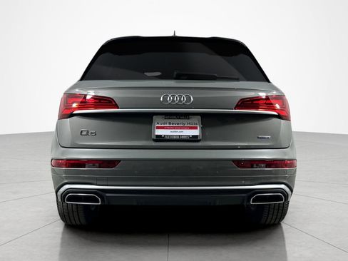 Used 2023 Audi Q5 2.0T Premium w/ Convenience Package image 4