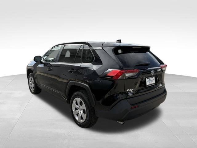 Used 2025 Toyota RAV4 LE AWD/4WD image 11
