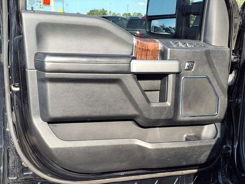 Used 2017 Ford F350 Platinum w/ Platinum Ultimate Package image 29