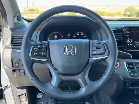 Used 2025 Honda Ridgeline RTL image 17