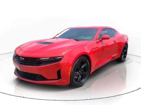 Used 2023 Chevrolet Camaro LT RWD image 3