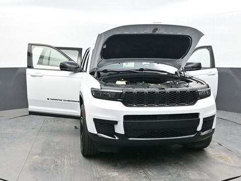 Used 2023 Jeep Grand Cherokee L Laredo image 62