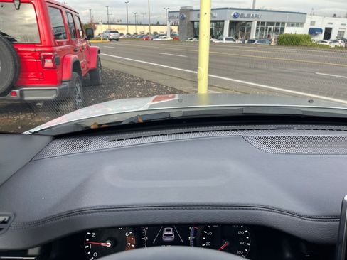 Used 2025 Jeep Compass Trailhawk image 33