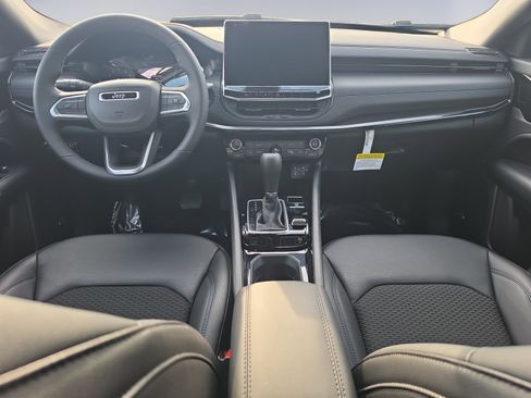 New 2026 Jeep Compass Latitude image 10