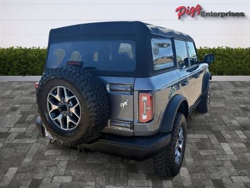Used 2023 Ford Bronco Badlands image 8