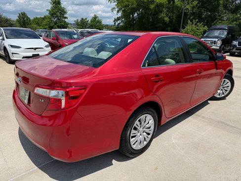 Used 2012 Toyota Camry LE FWD image 5