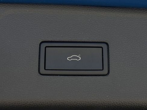 Used 2025 Volkswagen Atlas SEL Premium R-Line image 34