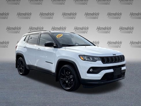 Used 2024 Jeep Compass Latitude w/ Altitude Special Edition image 2