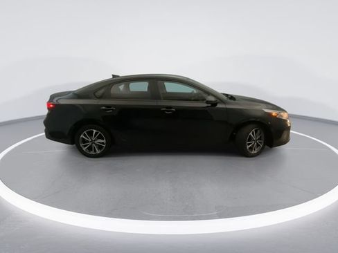 Used 2023 Kia Forte LXS FWD image 7
