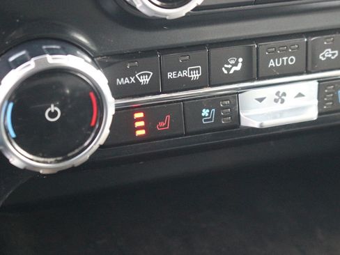 Used 2023 Ford F150 Lariat AWD/4WD image 28