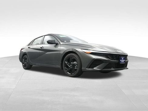 New 2026 Hyundai Elantra Sport FWD image 29