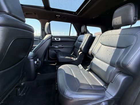 Used 2020 Ford Explorer XLT w/ Equipment Group 202A AWD/4WD image 23