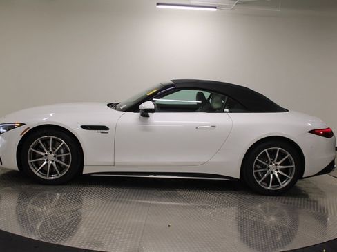 Used 2024 Mercedes-Benz SL 43 AMG image 2